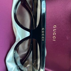 Oversized Gucci sunglasses